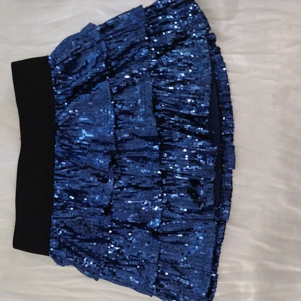 Girls sparkle sequin skirt M 8